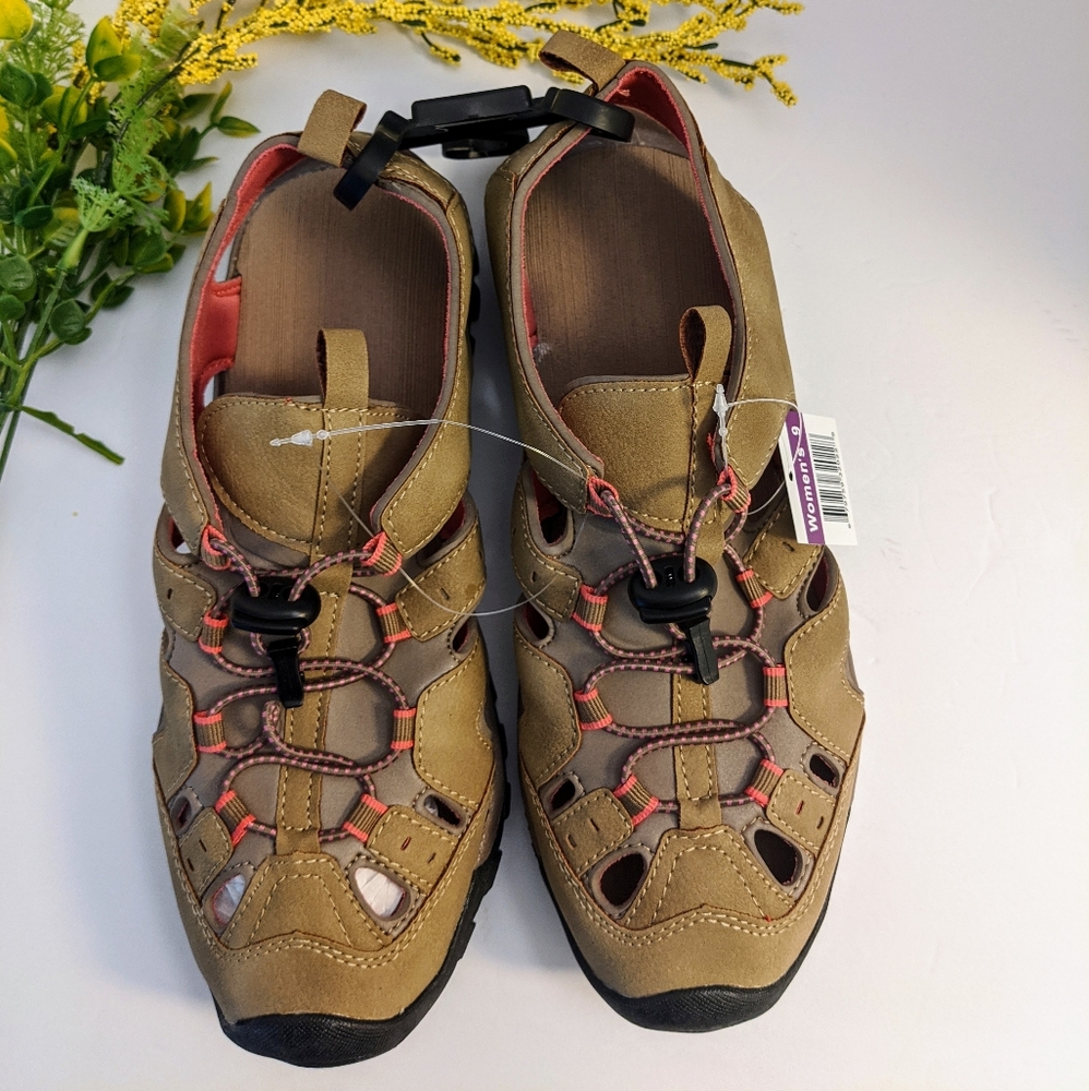 NWT Outdoor Triple T Trading Hiking Shoes